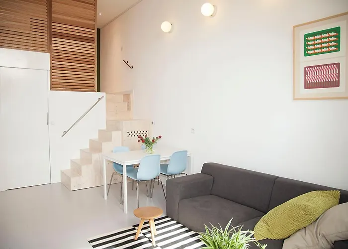Hip & Stylish Apartment In Center, Near Trainstation, 15 Min Walk Amsterdam
