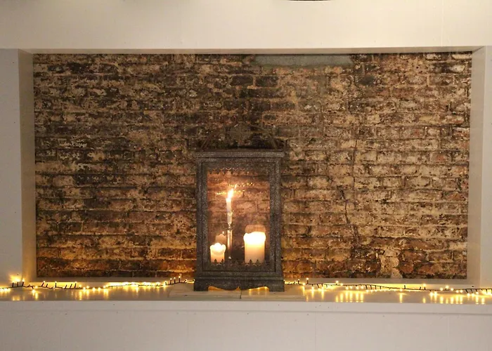 Top-Notch Space Along Canal In Historic Centre Amsterdam